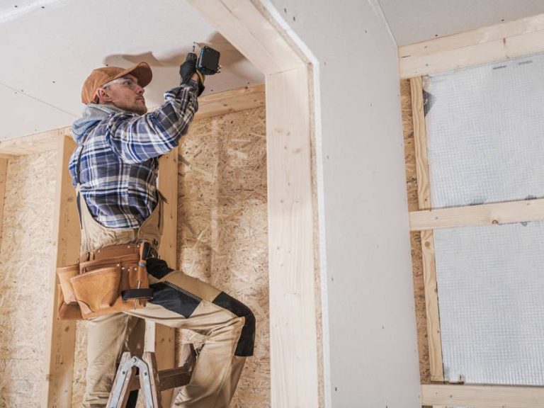 Custom Home Builder Vs. General Contractor: What’s The Difference?