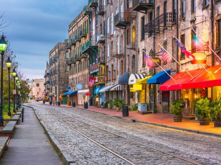 Exploring Savannah: 8 Must-See Neighborhoods You Can’t Miss